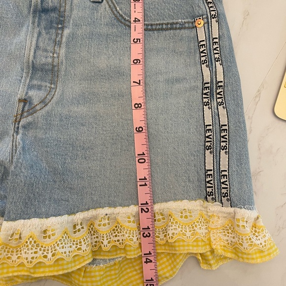 Levi Strauss 501 Yellow Ruffle Leg Detail Short - Picture 5 of 13